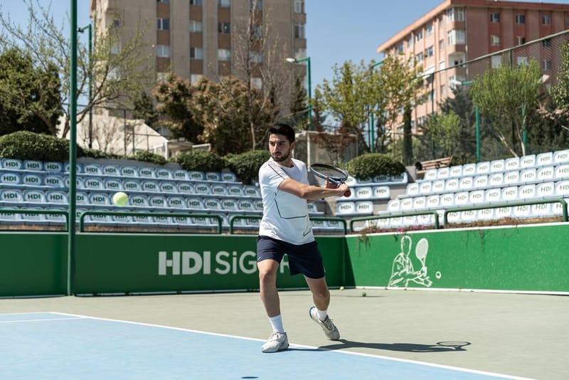 Padel Shot Selection: Which Shot to Play and When