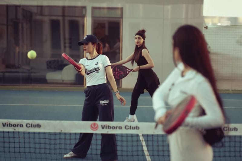Your First Padel Session: What to Expect (2026)