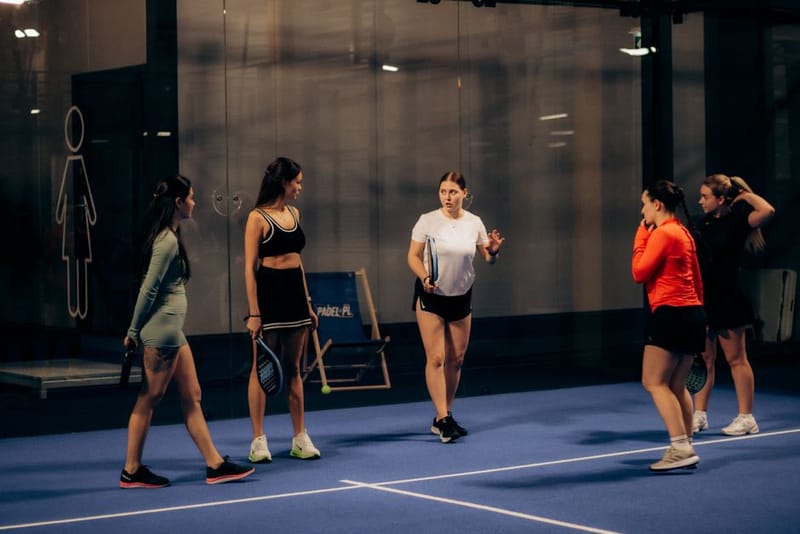 Padel Hand Signals and On-Court Communication
